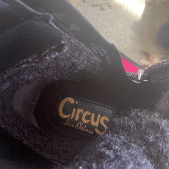 Boots - Picture 8 of 11